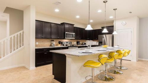 Popular attractions Area Nearby Property